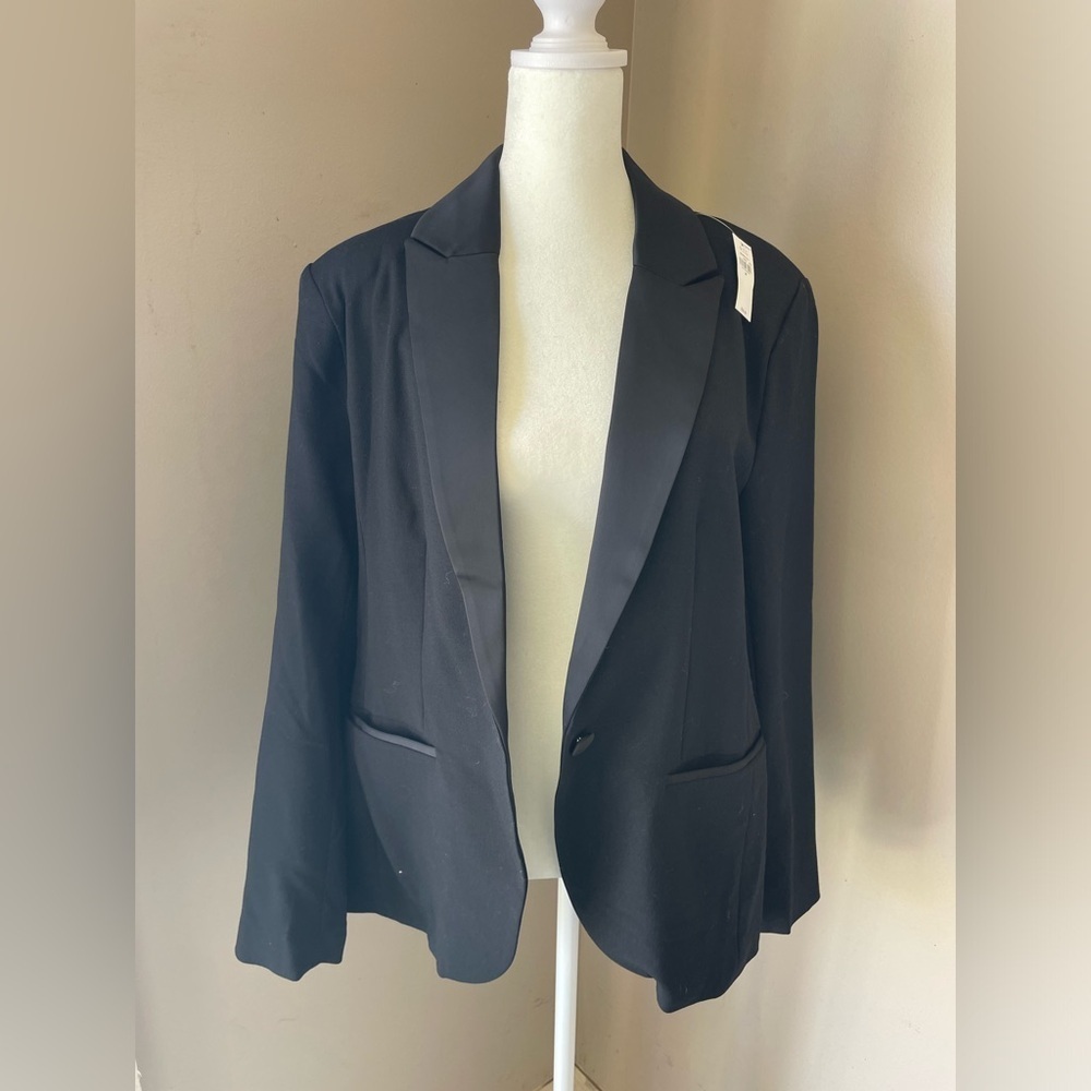 *NWT* Women's Old Navy Blazer - Sz. M
